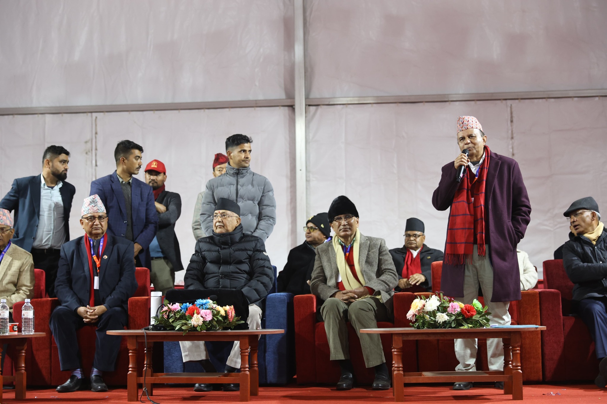 एमाले महाधिवेशन : मतदान प्रक्रिया स्थगित, भोलि बिहान ८ बजेदेखि सुरु हुने